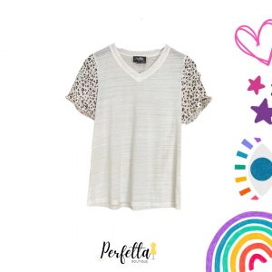 Playera blanca mangas animal print talla M